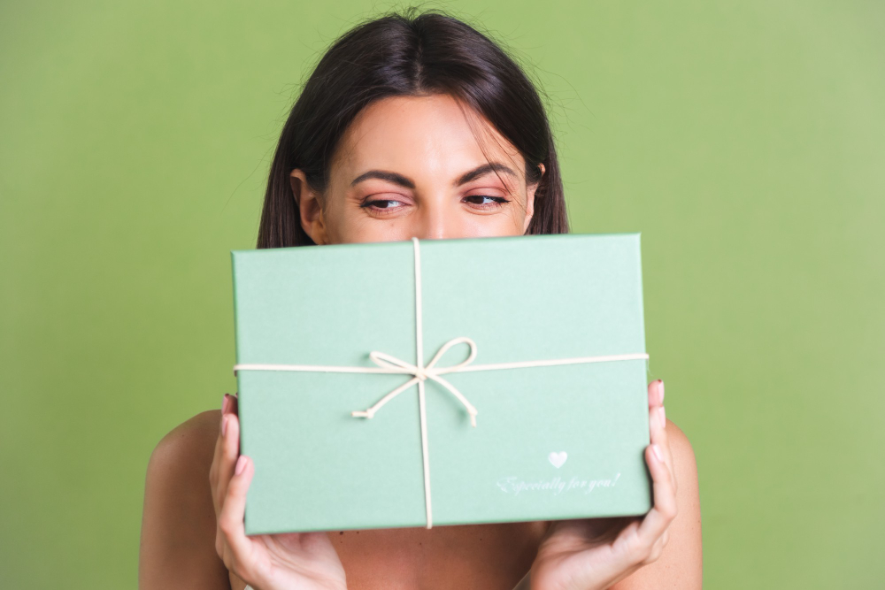 גרין קווין | מדריך נבוכים ונבוכות: רכישת מתנה לאישה שיש לה הכל