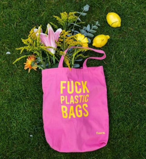 גרין קווין: תיק בד עם מסר לטובת איכות הסביבה Fuck Plastic Bags – ורוד