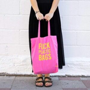 גרין קווין: תיק בד עם מסר לטובת איכות הסביבה Fuck Plastic Bags – ורוד