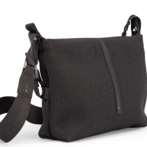 גרין קווין, מתנות ליום הולדת: תיק צד אקוניק