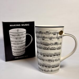 ספל גבוה עם תווי מוזיקה Making Music – Green Queen